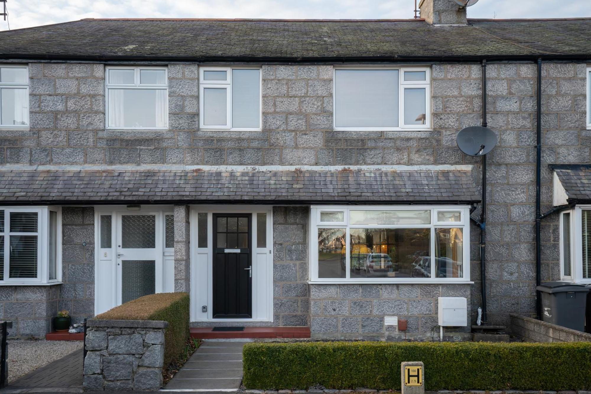 Large-2 Bed House-Free Parking Apartment Aberdeen Exterior photo